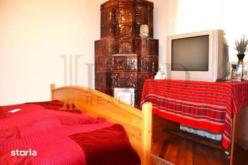 Casă cu 7 camere cu Teren 1020 Mp în Central