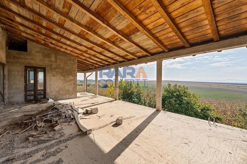 Casă cu 2 camere cu Teren 3600 Mp în Bâra