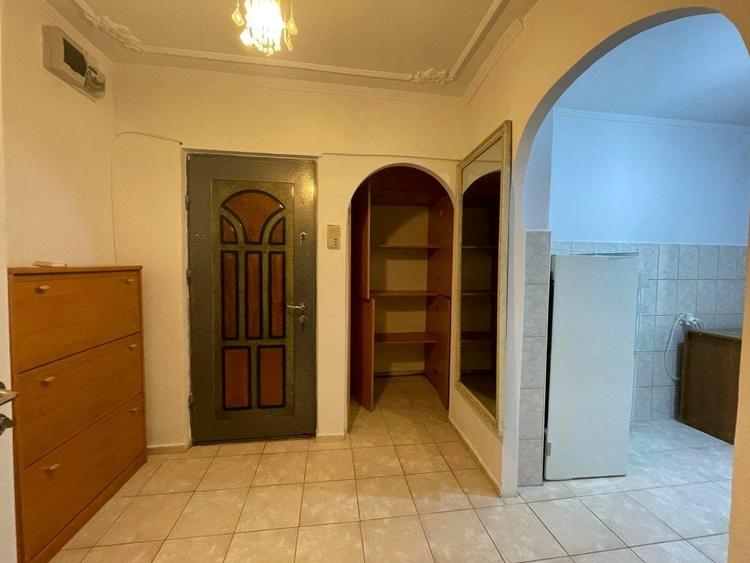 Apartament cu 2 camere semidecomandat, mobilat în Metalurgie