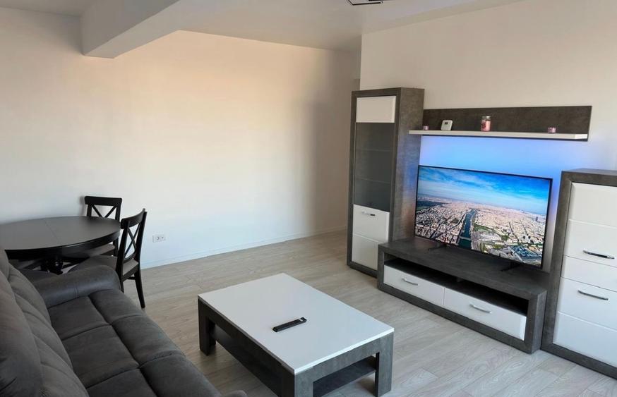 Apartament cu 3 camere decomandat, mobilat în Bd. Laminorului