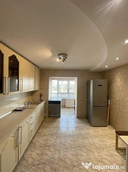 Apartament cu 3 camere decomandat, mobilat în Săsar