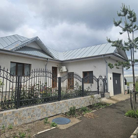Casă cu Teren 300 Mp în Central