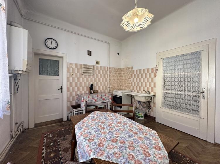 Apartament cu 2 camere semidecomandat în Centrul Istoric