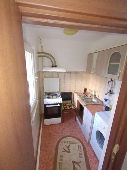 Apartament cu 2 camere semidecomandat în Crâng