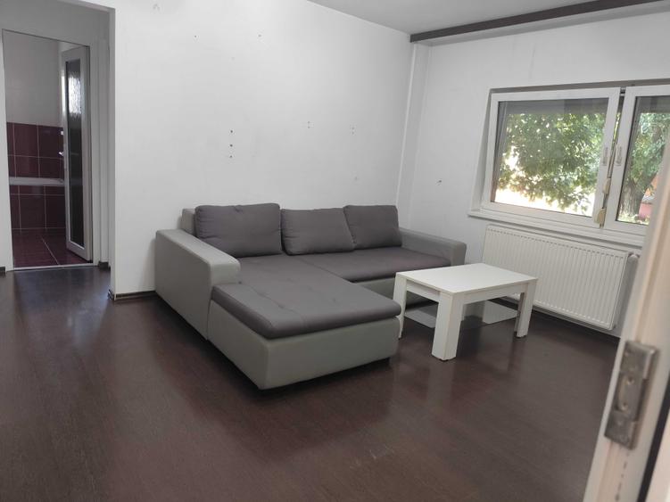 Apartament cu 2 camere semidecomandat în Confecții