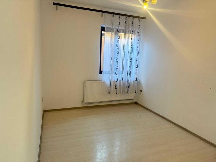Casă cu 4 camere cu Teren 204 Mp în Exterior Vest