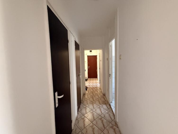 Apartament cu 5 camere decomandat, mobilat în Bucur Obor