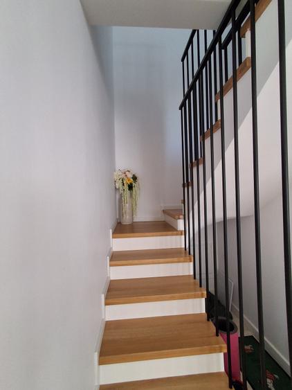 Duplex cu 4 camere cu Canalizare în Iris