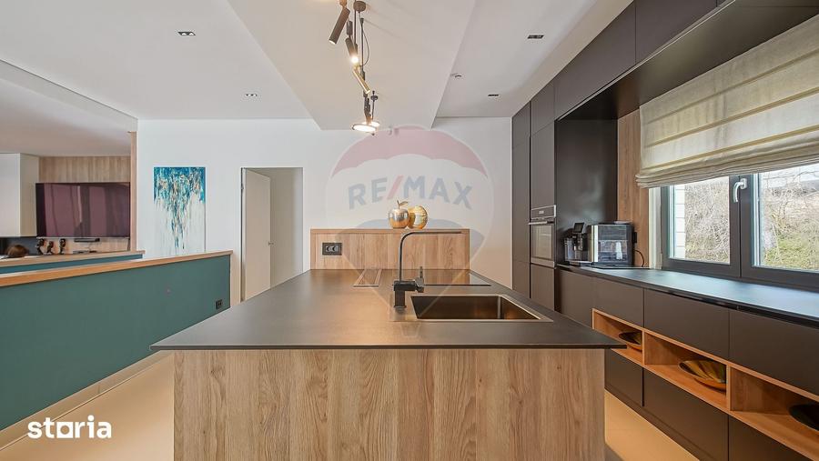 Apartament cu 3 camere în Schei