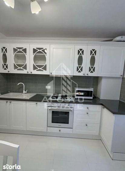 Apartament cu 3 camere, mobilat în Central