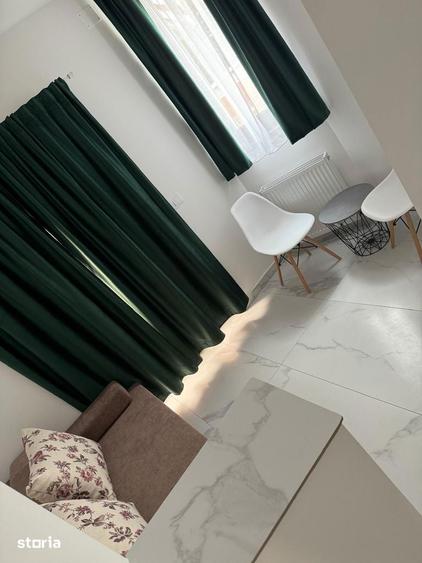 Casă cu 9 camere cu Teren 500 Mp în Sânmartin