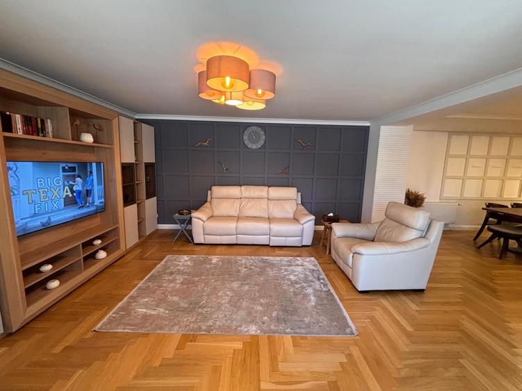 Apartament cu 5 camere în Iancu Nicolae