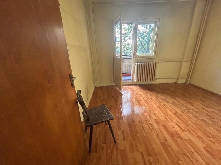 Apartament cu 3 camere decomandat, mobilat în Rahova
