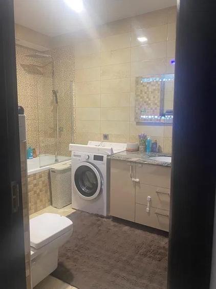Apartament cu 2 camere decomandat, mobilat în Tractorul