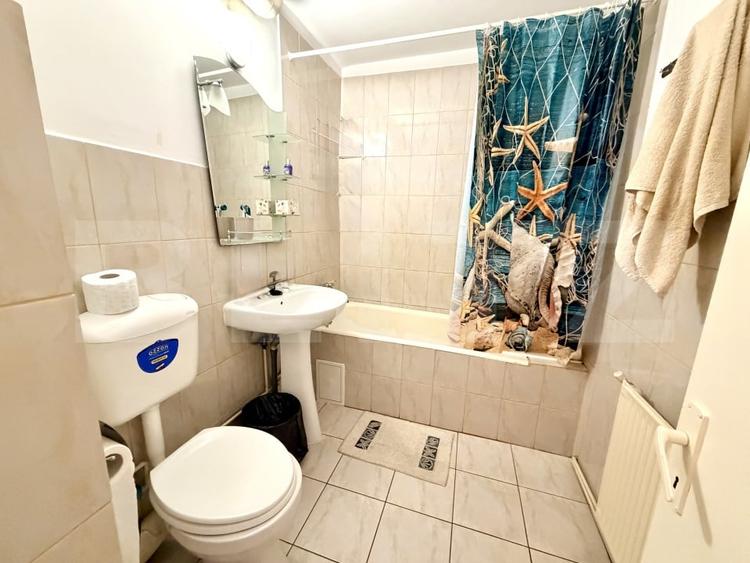 Apartament cu 3 camere decomandat, mobilat în Cetate