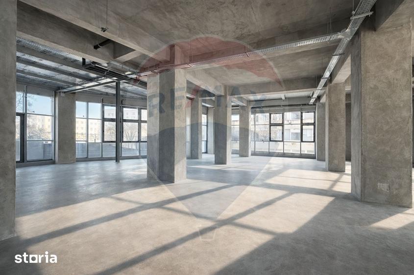 Spațiu comercial, de 954.81 mp, în Boema