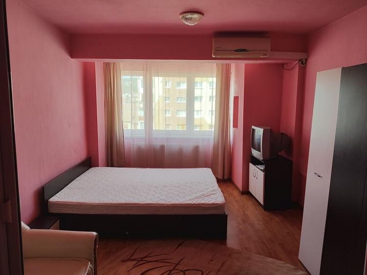 Apartament cu 2 camere decomandat în Exterior Vest