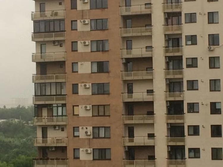 Garsonieră decomandată în Brâncoveanu
