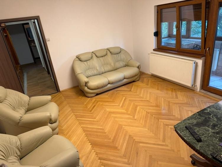 Apartament cu 3 camere decomandat în Exterior Vest