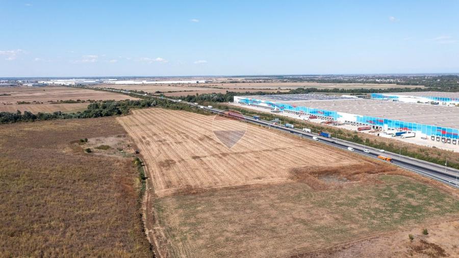 Teren agricol intravilan de 10000 mp, în Bâcu