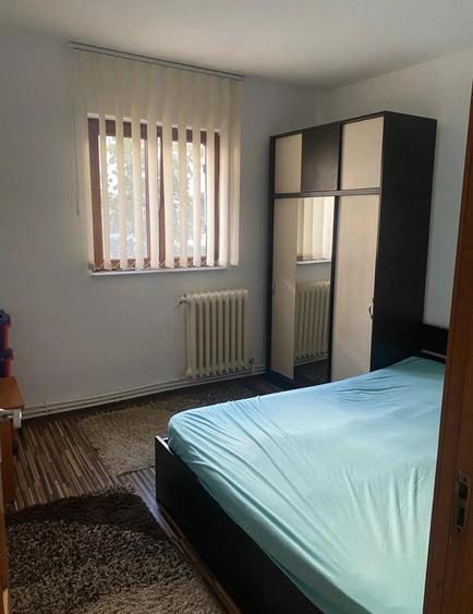 Apartament cu 2 camere semidecomandat, mobilat în Dacia