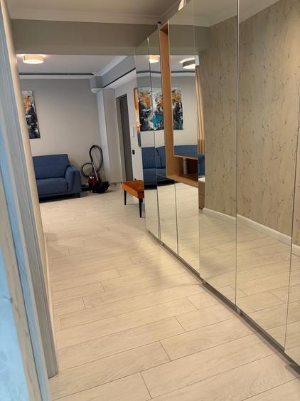Apartament cu 3 camere semidecomandat, mobilat în Năvodari