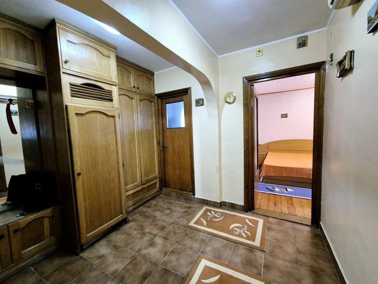 Apartament cu 2 camere decomandat, mobilat în Casa de Cultură