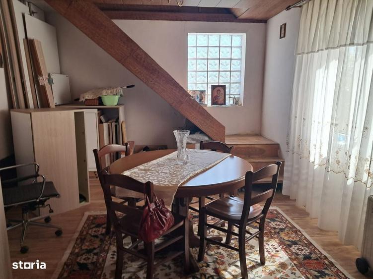 Casă cu 4 camere în Daia