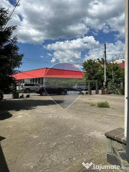Spațiu comercial, de 1,100 mp, în Central