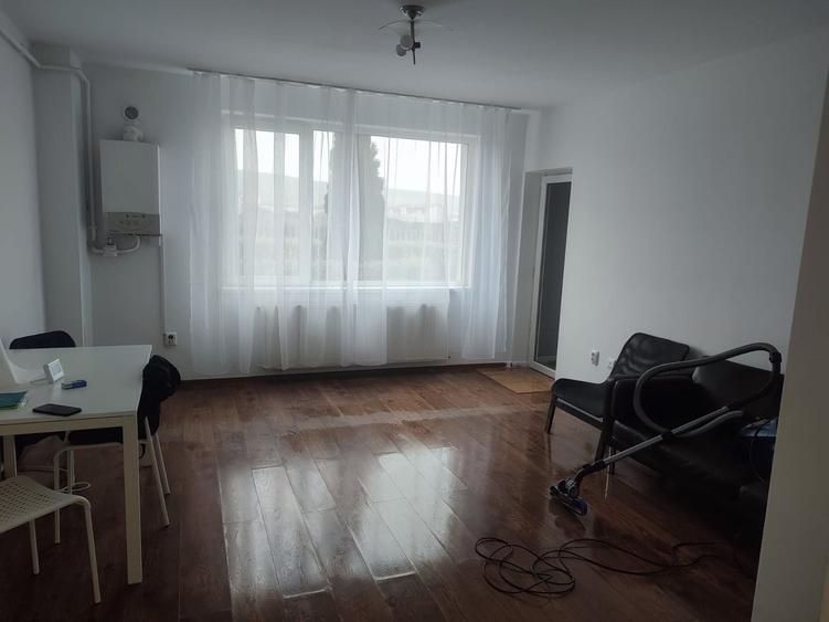 Apartament cu 2 camere decomandat în Florești