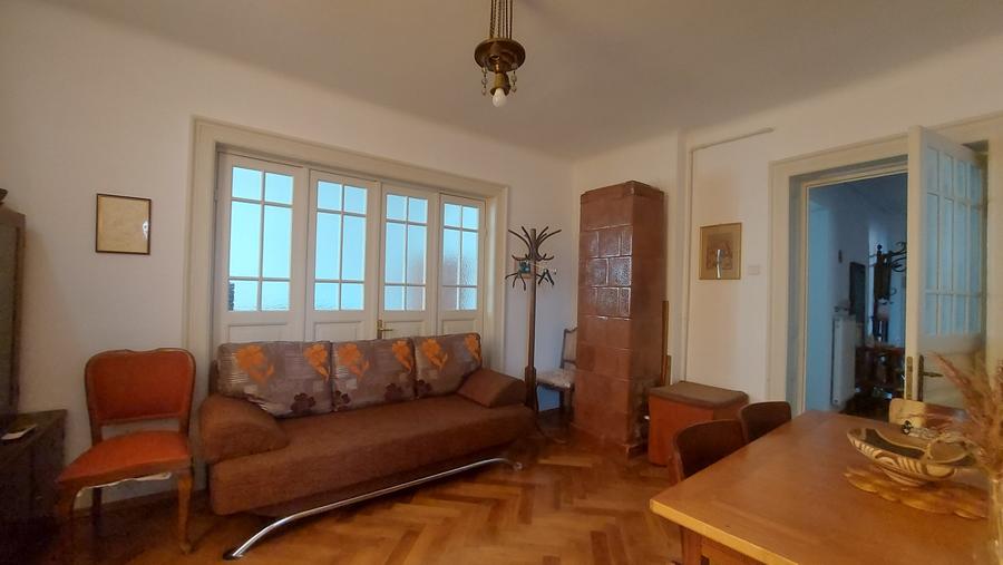 Apartament cu 4 camere decomandat în Națiunile Unite