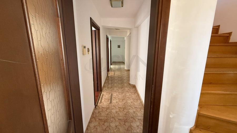 Casă individuală cu 10 camere cu Canalizare în Floreasca