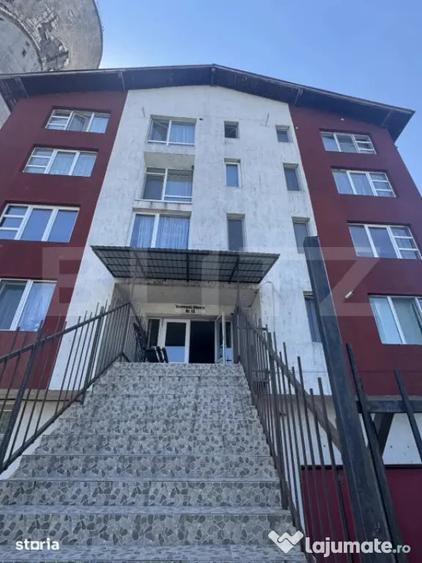 Apartament cu 3 camere decomandat în IAR