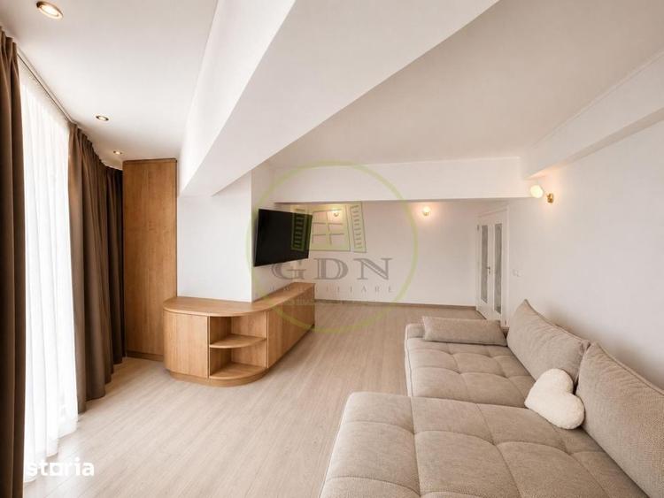 Apartament cu 3 camere decomandat în Pajura