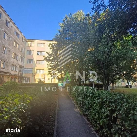 Apartament cu 2 camere decomandat în Republicii