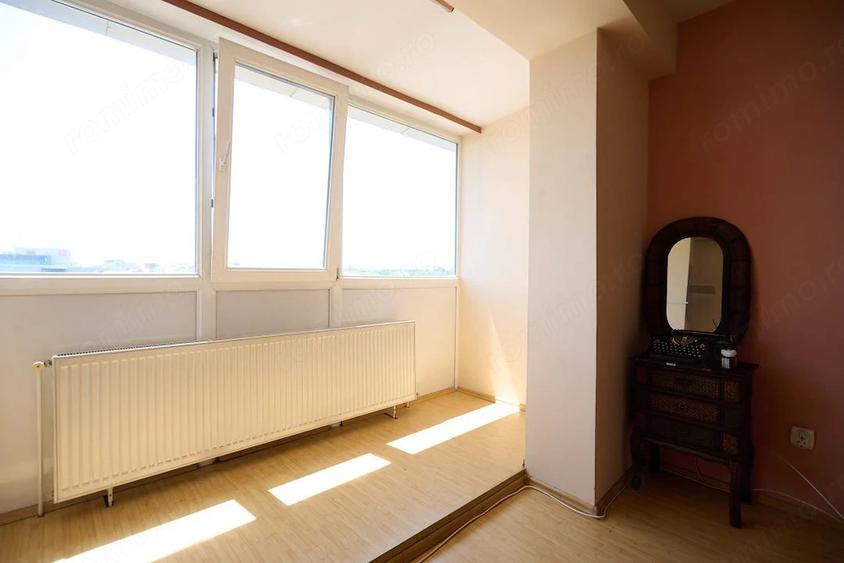 Apartament cu 4 camere decomandat în Craiovei