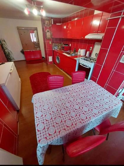 Casă cu 2 camere cu Teren 400 Mp în Petros