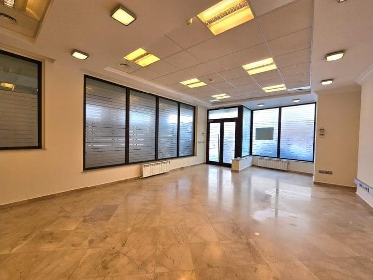 Spațiu comercial, de 81 mp, în P-ța Romană