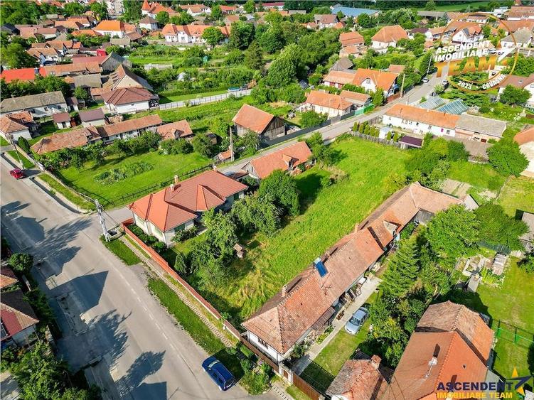 Casă cu 4 camere cu Teren 1911 Mp în Ilieni