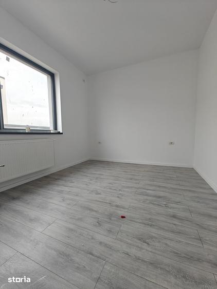 Casă cu 3 camere cu Teren 250 Mp în Clinceni