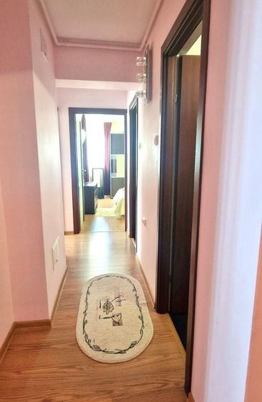 Apartament cu 3 camere decomandat în Faleza Nord