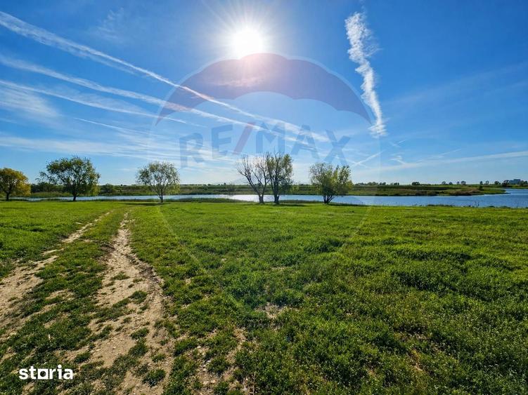 Teren de 600 mp, în Vidra
