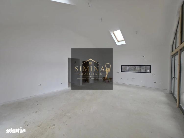 Casă cu 4 camere cu Teren 700 Mp în Livezeni