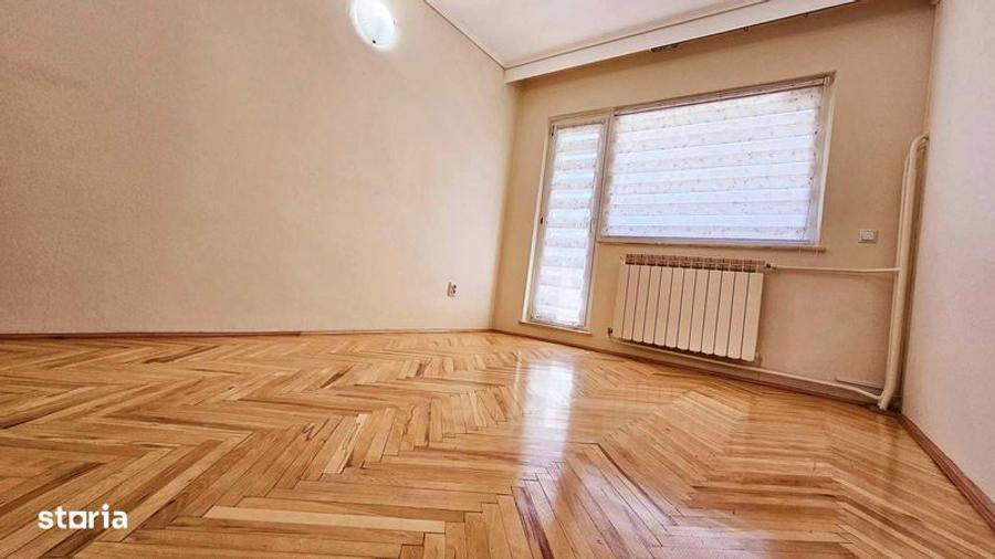 Casă cu 4 camere cu Teren 280 Mp în Independenței