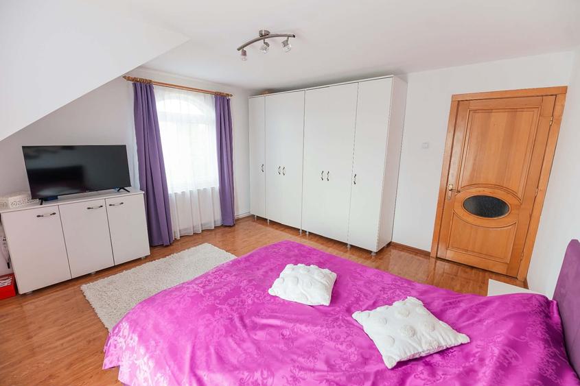 Casă cu 4 camere în Central