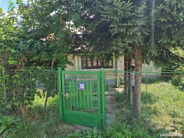 Casă cu 5 camere în Aluniș