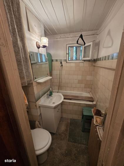 Apartament cu 4 camere decomandat în Lacul Tei
