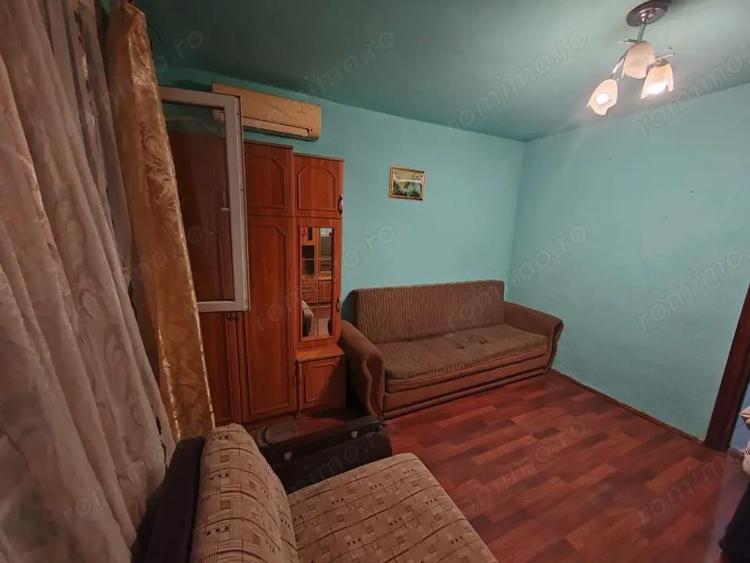 Garsonieră decomandată, mobilată în Valea Rosie