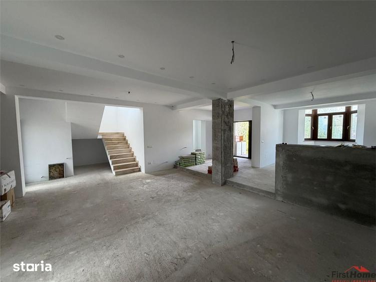 Casă cu 5 camere cu Teren 674 Mp în Vânători