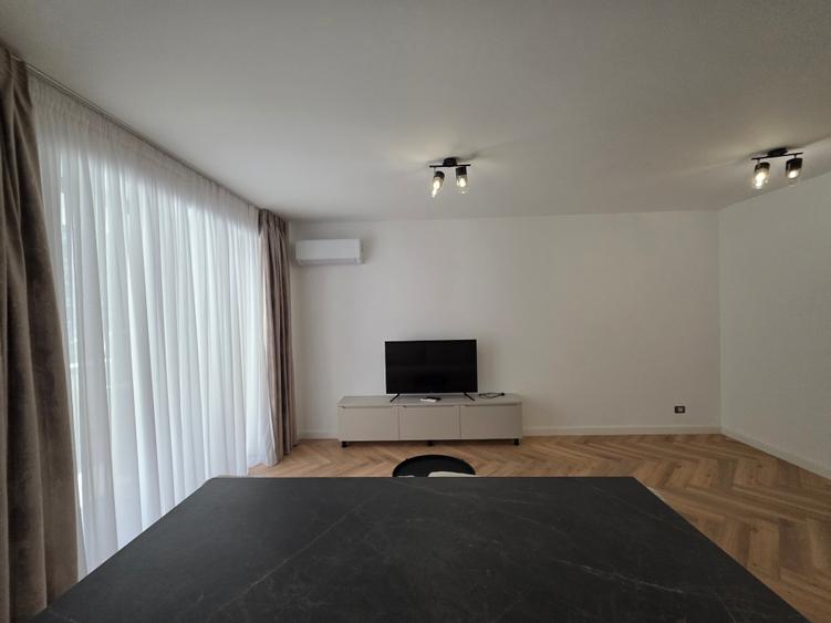 Apartament cu 2 camere semidecomandat în Pipera